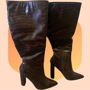 Elegant Brown Croc-Embossed Heeled Boots